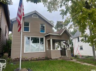714 S 5th St, Clinton, IA 52732