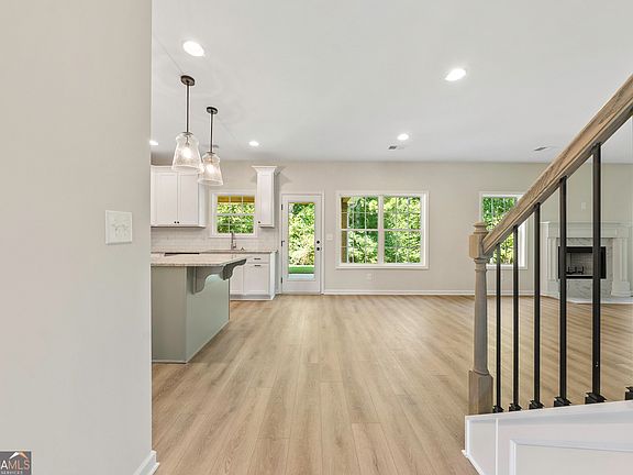 2nd image of 122 Ashton Pl #264