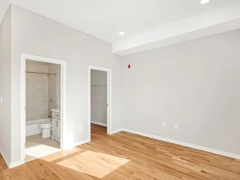 1924 W Girard Ave #3 — Photo 6