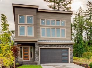 14768 SE Crosswater Way, Clackamas, OR 97015