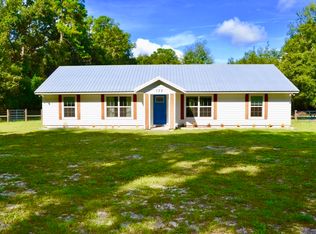 102 SW Ed Glover St, Micanopy, FL 32667