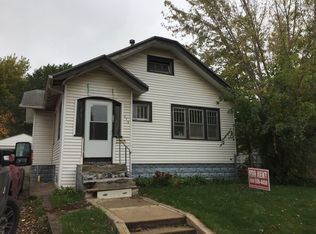 319 Oaklawn Ave, Waterloo, IA 50701