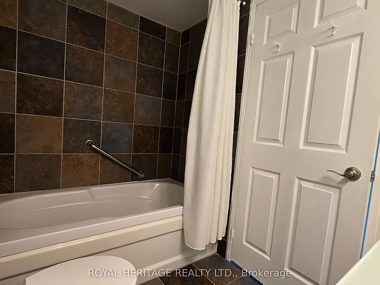 150 Dunlop St E #1203 — Photo 16