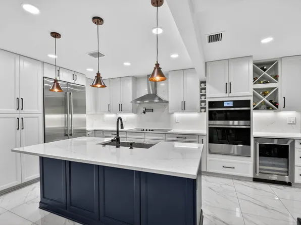 2277 Summit Boulevard, West Palm Beach, FL 33406