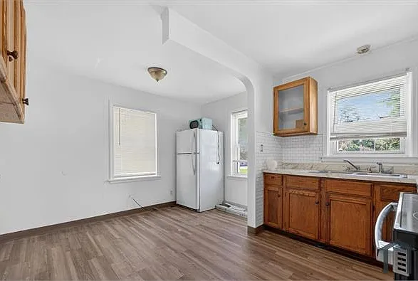 400 S Harvey Ave — Photo 7