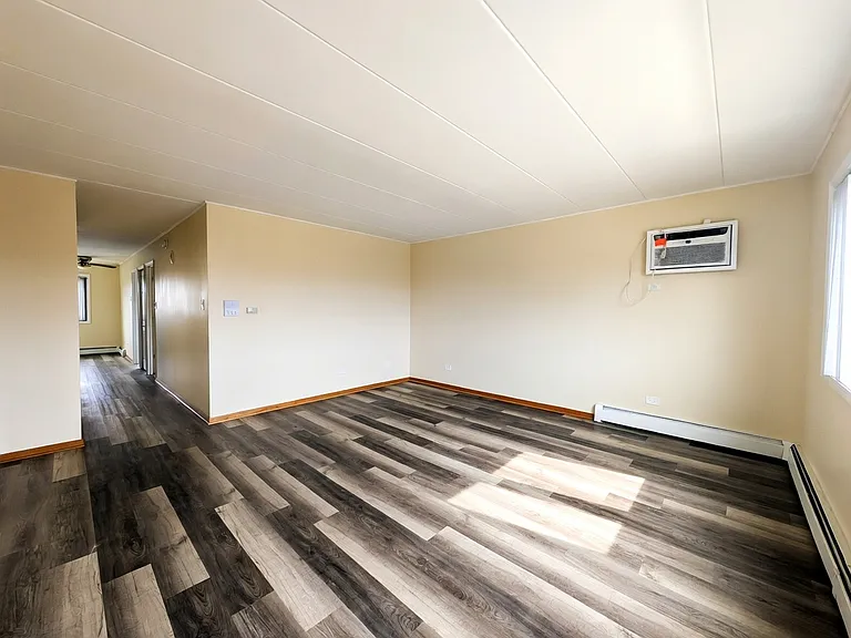 14019 Kilpatrick Ave #2S — Photo 4