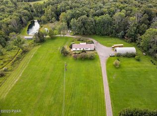 19 Goodenough Ln, Honesdale, PA 18431