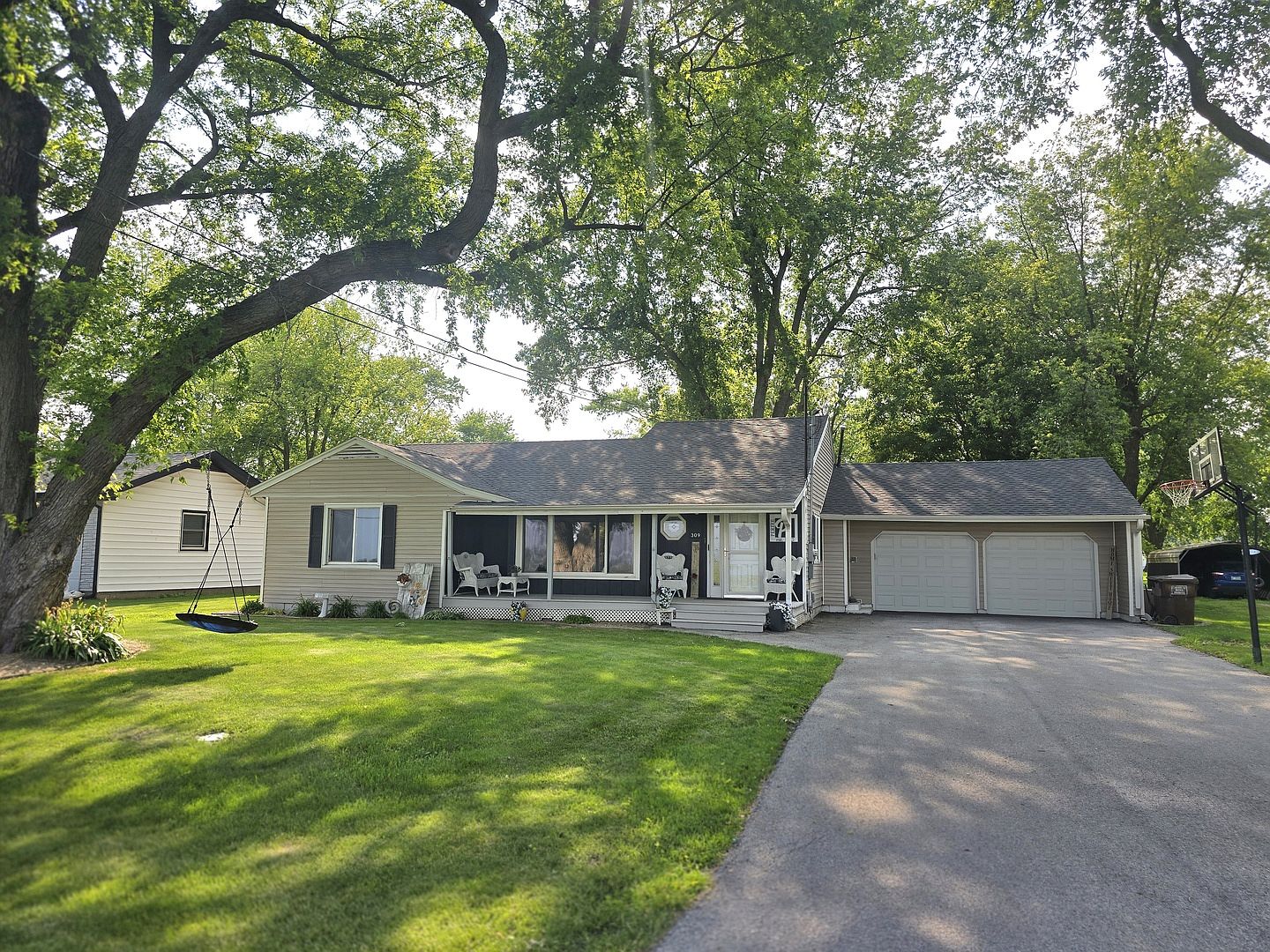 309 S 3rd St, Ashkum, IL 60911 | Zillow