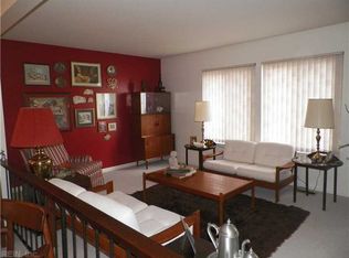 37 Sandpiper Ct, Hampton, VA 23669