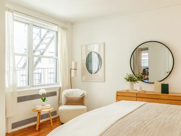 310 West 55th Street image 13 of 16