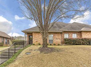 210 Hampton Ct, Longview, TX 75605