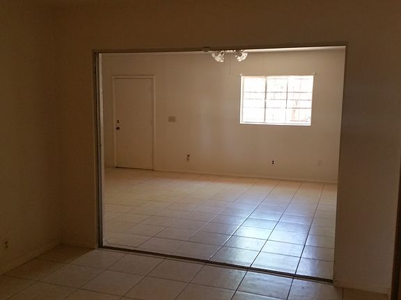 3rd image of 107 W Saint Charles Ave