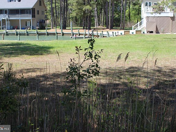 3rd image of 800 Castaway Dr