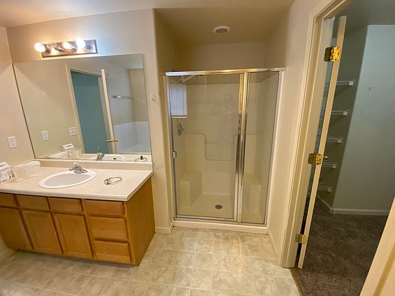 3rd image of 542 River Ranch Rd