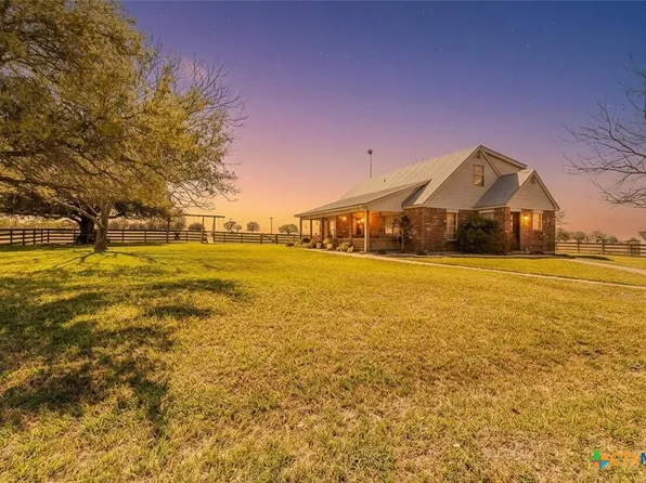 2110 Immenhauser Rd, Yoakum, TX 77995