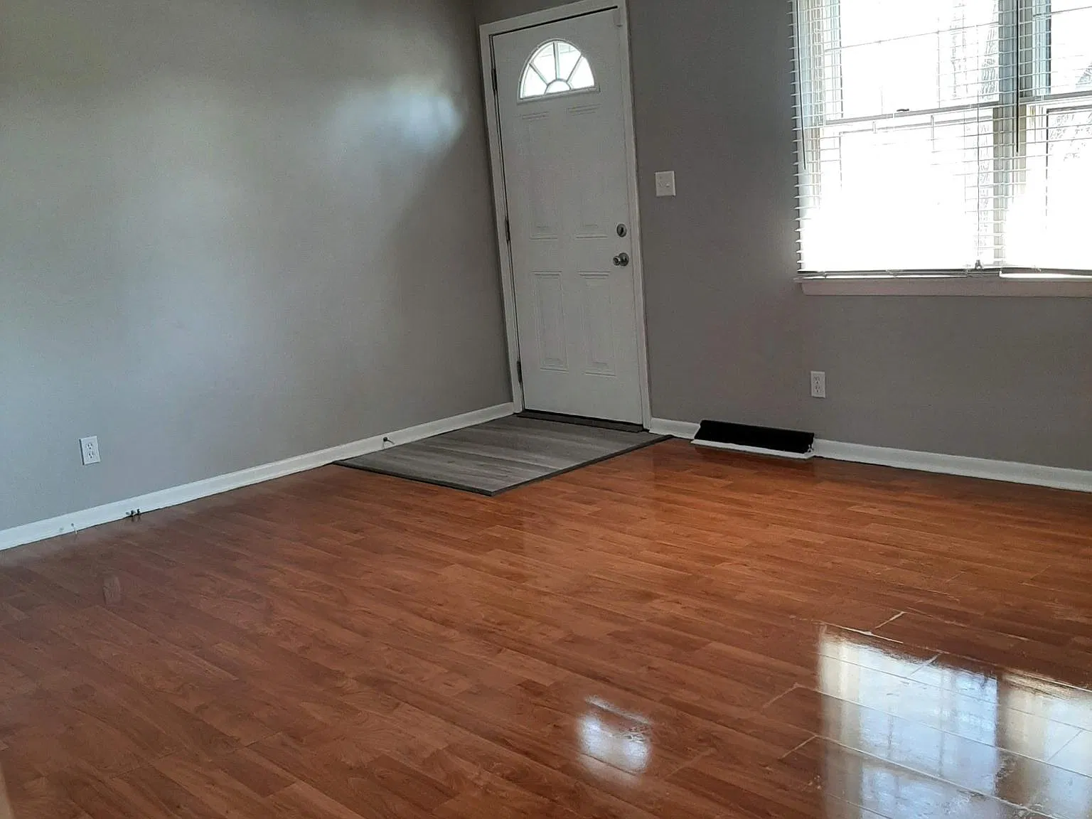 3 bed, 3600 sqft, $3,200 — Photo 3