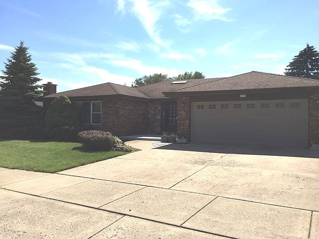 2nd image of 15628 Larkspur Ln