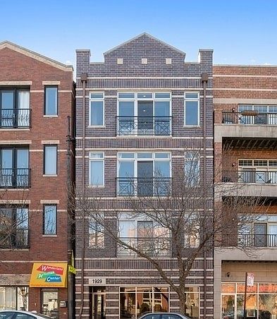 1st image of 1929 W Belmont Ave APT 4