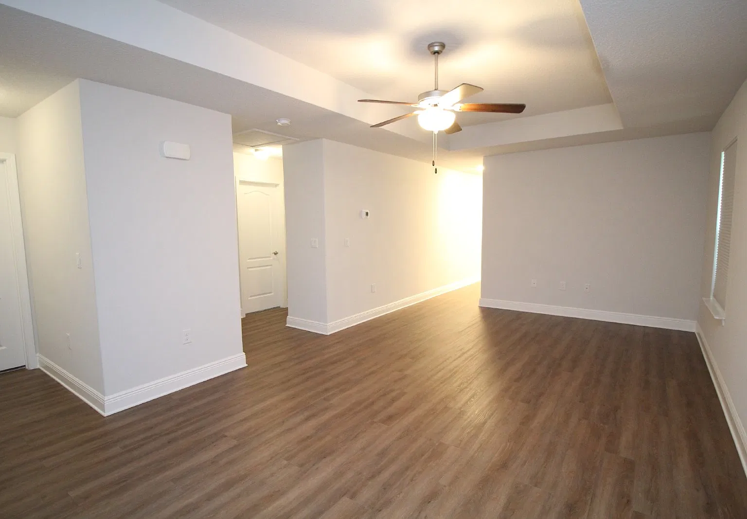 3 bed, 2.0 bath, 1525 sqft, $1,800 — Photo 4