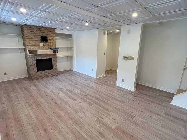 404 Bailey Ave #2 — Photo 5