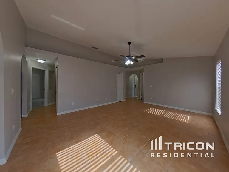 10440 Coconut Grove Ln — Photo 3