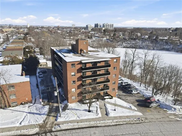 2373 King St E #38, Hamilton, ON L8K 1X9