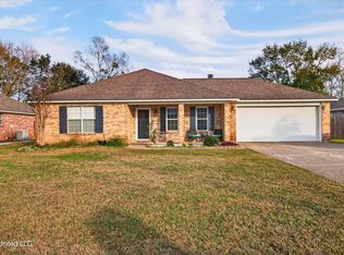 3524 N 8th St, Ocean Springs, MS 39564