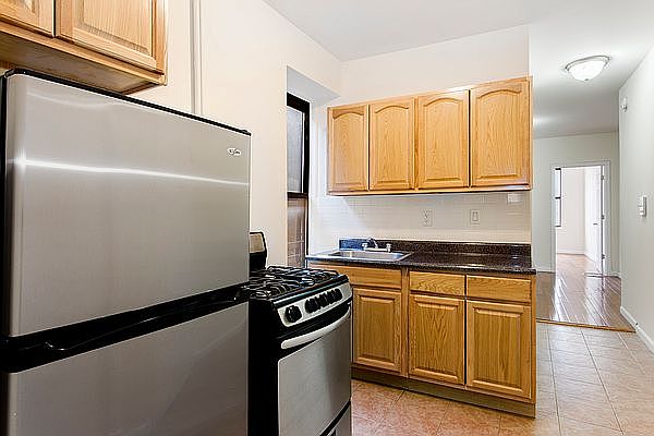 2nd image of 160 Rivington St #15