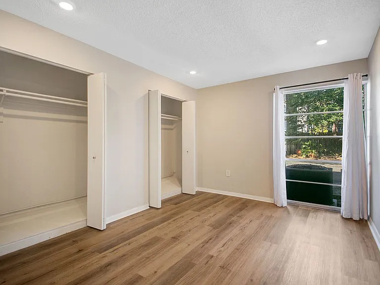 629 E Church St — Photo 16