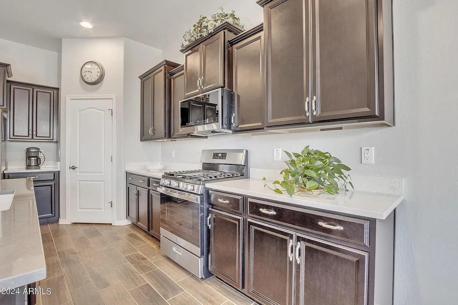 3 bed, 2024 sqft, $2,510 — Photo 3