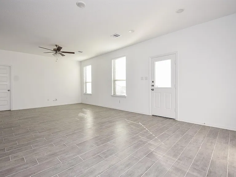 5715 Aurora Greens Ln — Photo 13