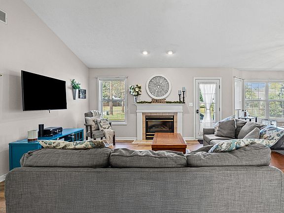 3rd image of 5008 Heritage Dr