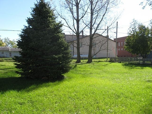 2nd image of 306 3rd Ave