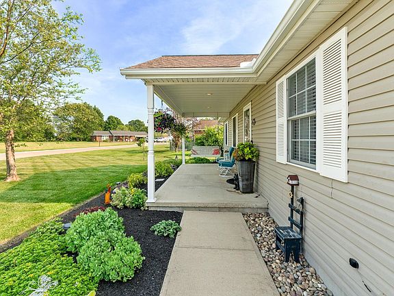 5th image of 96 Dudley Cir
