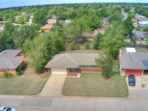 4th image of 2529 Manchester Dr