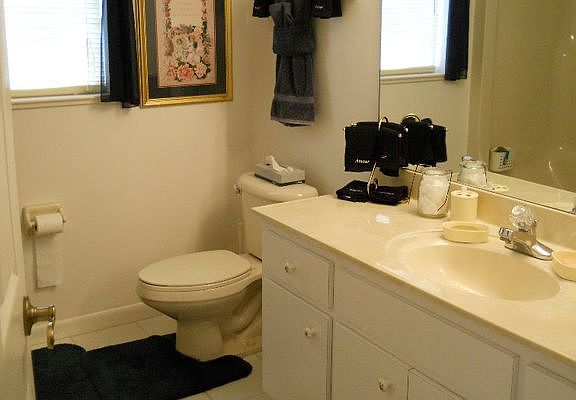 5th image of 136 Bougainvillea St NE