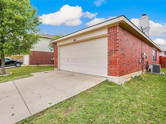 3rd image of 1543 Thornhill Ln