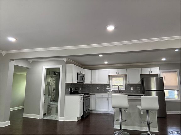 3rd image of 61 1/2 Downer St #61