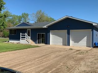 100 Sunset St, Yankton, SD 57078