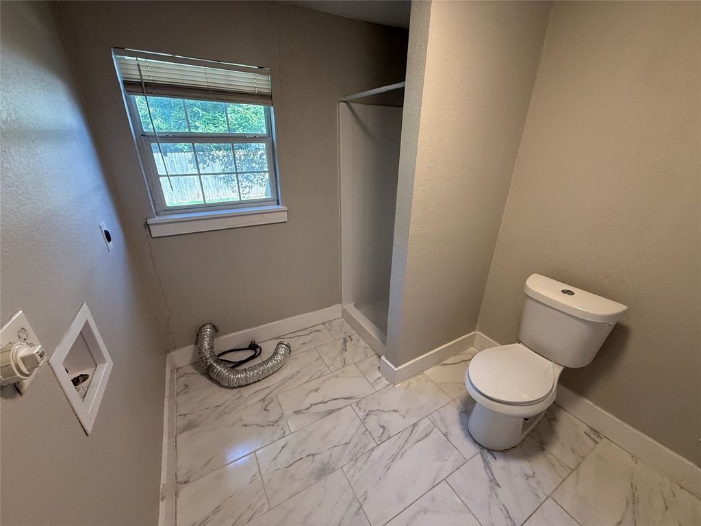 116 Griffin St, Waxahachie, TX - View 6