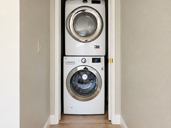 4th image of 4877 Essex Way #Adu