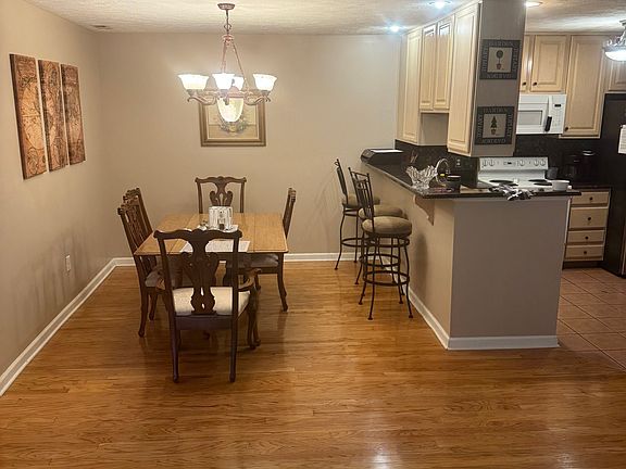 5th image of 7662 Briarstone Ln