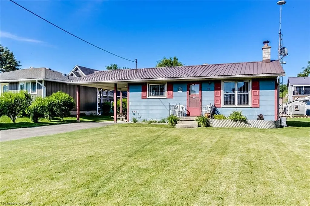12 Willow Ave photo 1