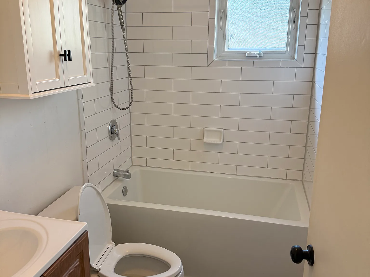 2161 Waverly Pl N — Photo 2