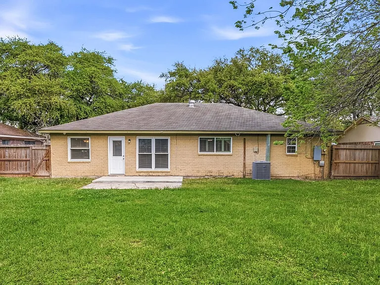 12607 Dakar Dr — Photo 23