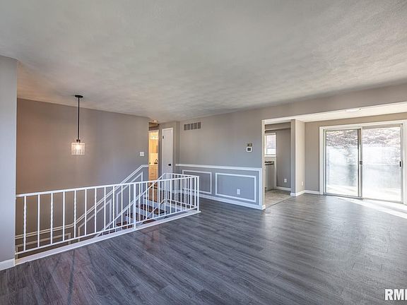 3rd image of 1702 E Saint Jude Ct