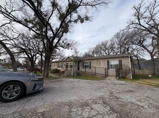 100 Live Oak St, Azle, TX 76020
