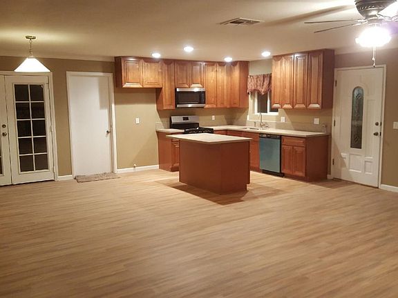 5th image of 12262 Beaver Ave