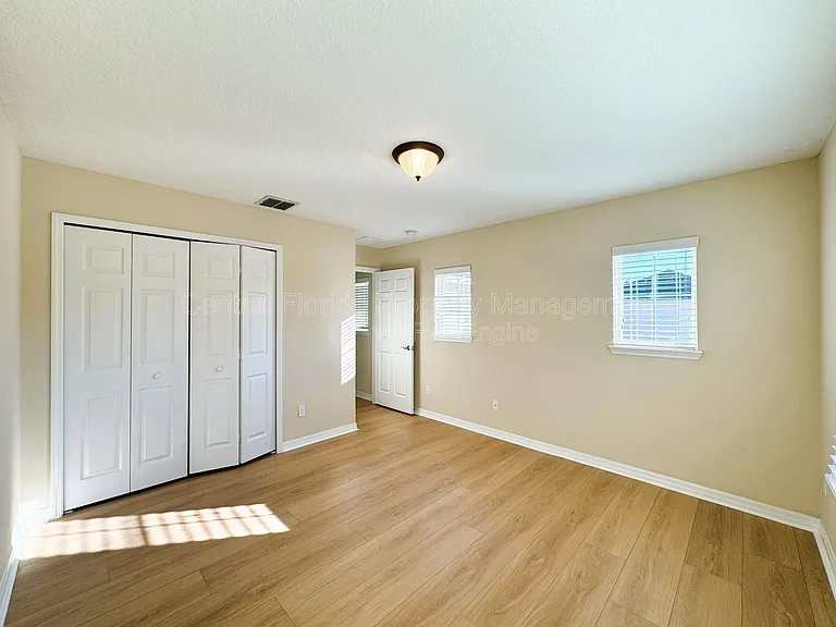 6621 Helmsley Cir — Photo 37