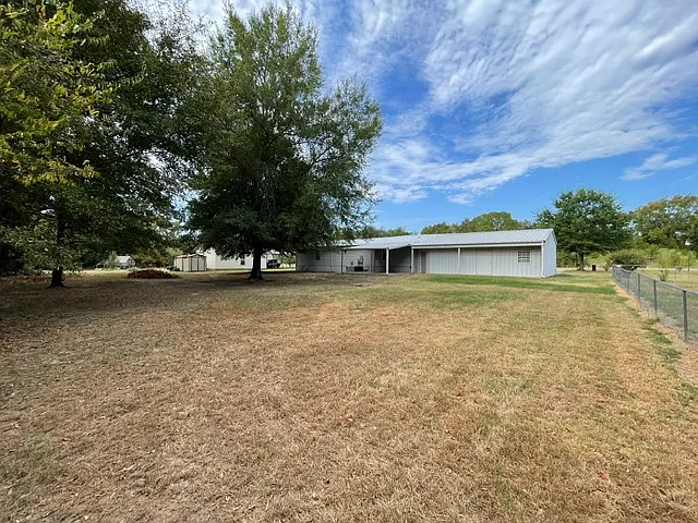 4 bed, 1792 sqft, $1,700 — Photo 2
